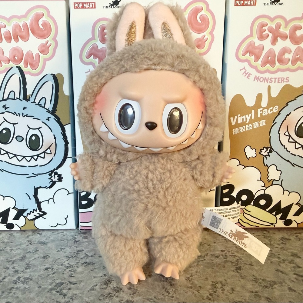 LABUBU Exciting Macaron Series - Toffee